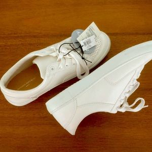 Banana Republic white casual tennis shoes size 7